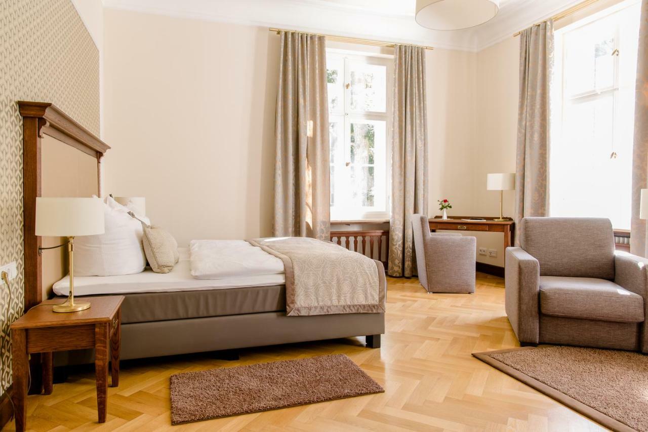 Hotel Villa Altenburg Pößneck Extérieur photo