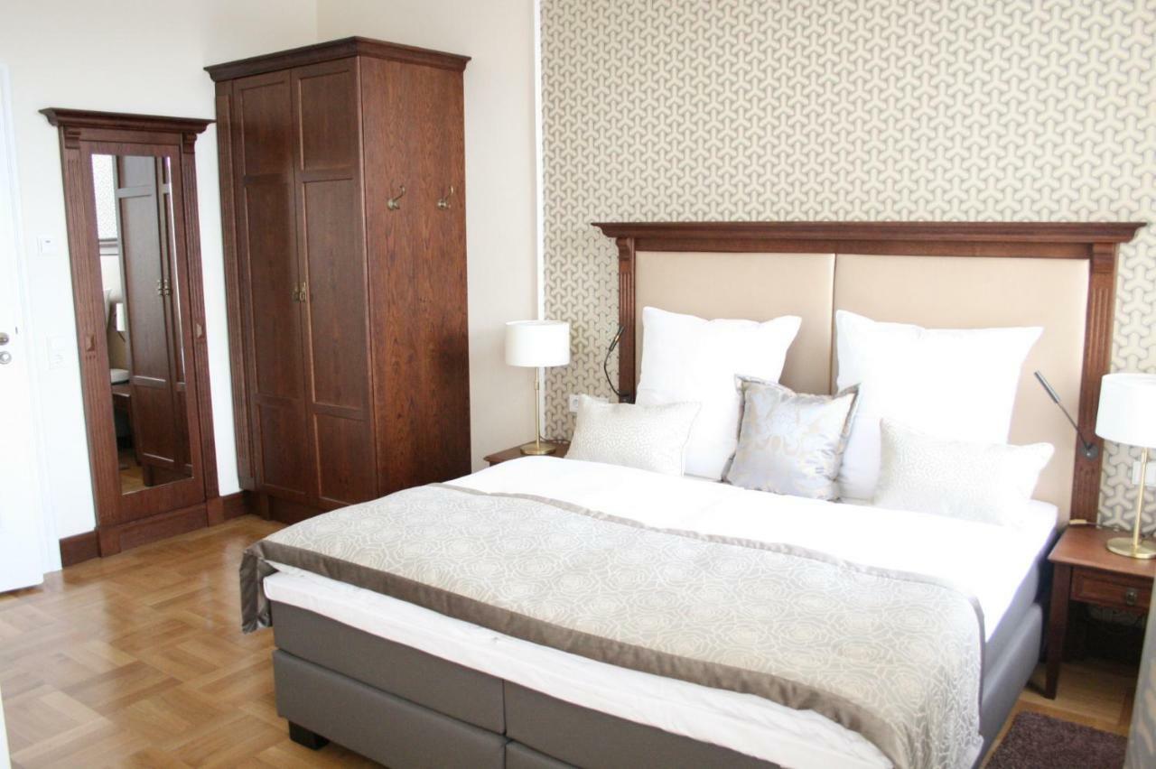 Hotel Villa Altenburg Pößneck Extérieur photo